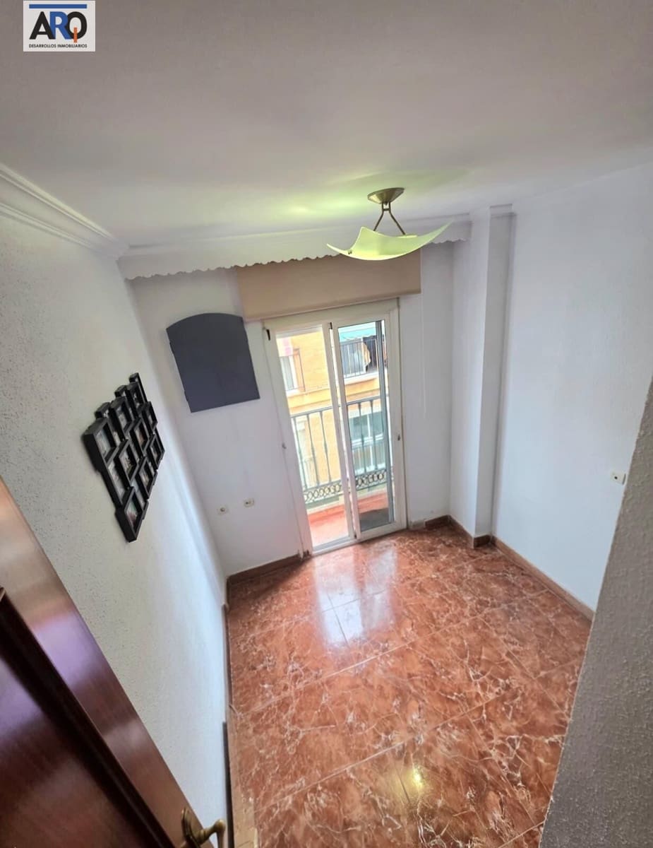 3 soveværelse Lejlighed til salg i Malaga by - € 354.000 (Ref: 9974260)