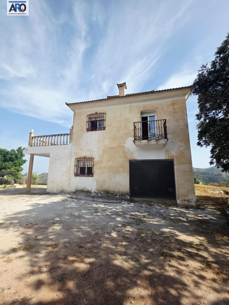 7 sypialnia Willa na sprzedaż w Comares z garażem - 399 000 € (Ref: 9978792)