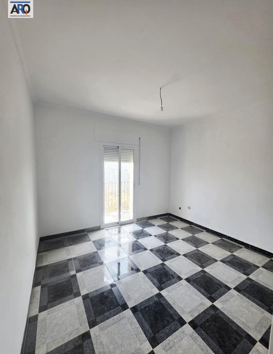 7 sypialnia Willa na sprzedaż w Comares z garażem - 399 000 € (Ref: 9978792)