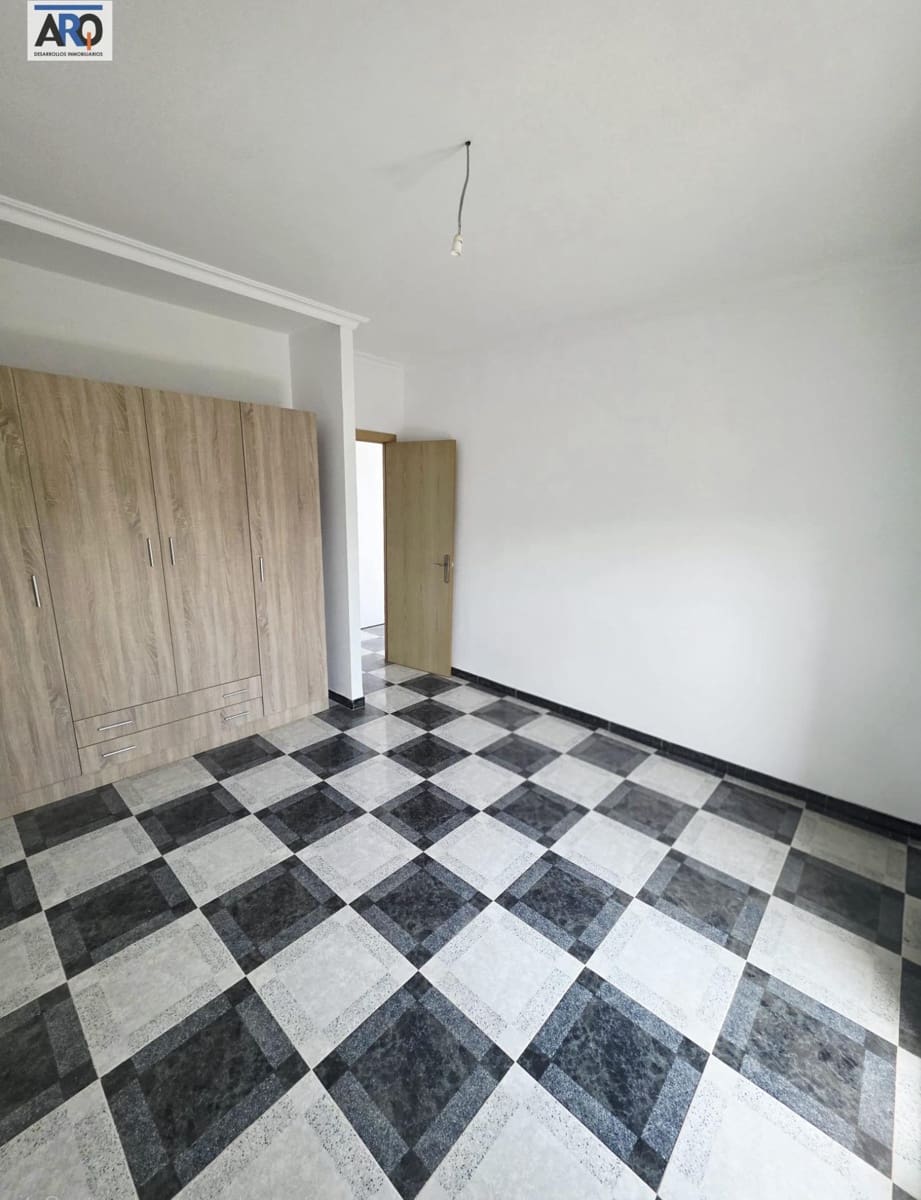 7 sypialnia Willa na sprzedaż w Comares z garażem - 399 000 € (Ref: 9978792)