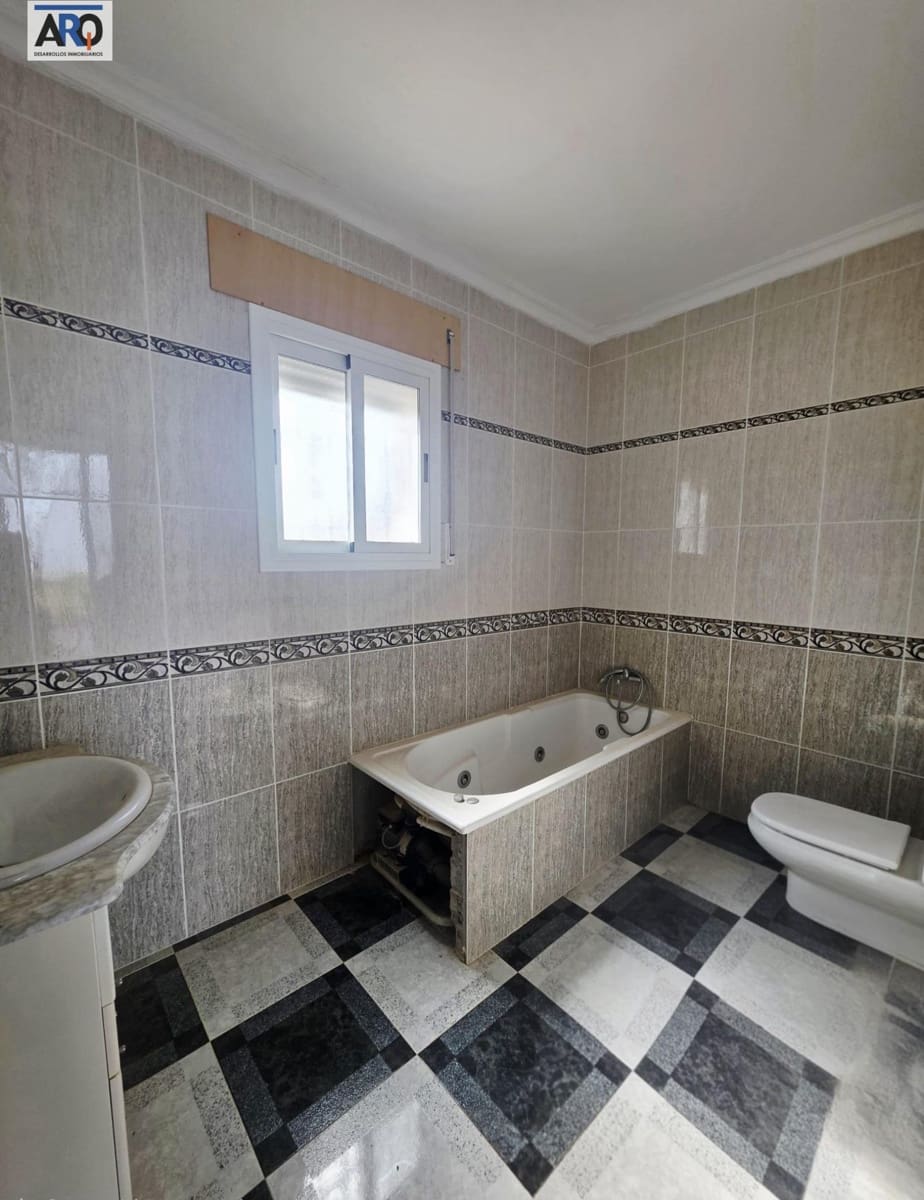 7 sypialnia Willa na sprzedaż w Comares z garażem - 399 000 € (Ref: 9978792)