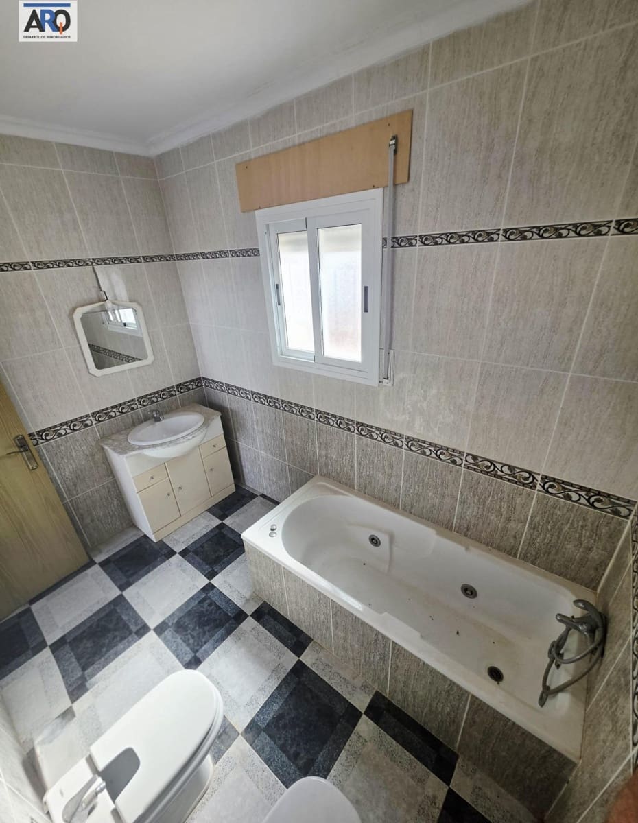 7 sypialnia Willa na sprzedaż w Comares z garażem - 399 000 € (Ref: 9978792)