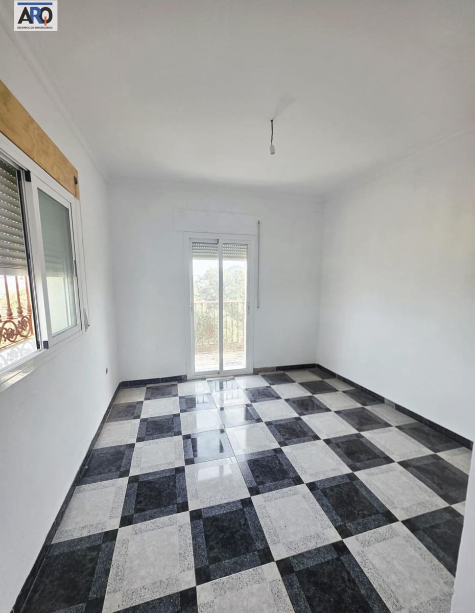 7 sypialnia Willa na sprzedaż w Comares z garażem - 399 000 € (Ref: 9978792)