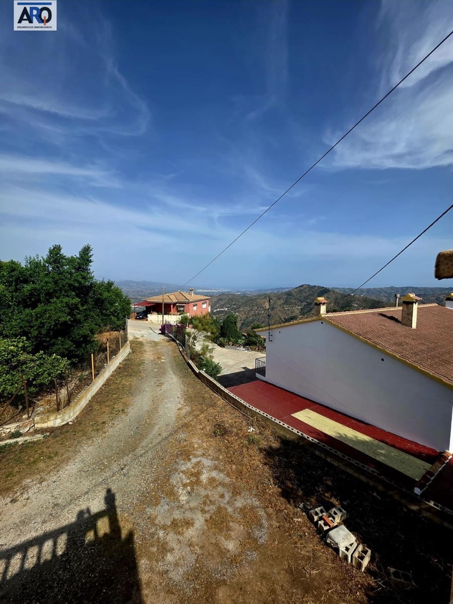 7 sypialnia Willa na sprzedaż w Comares z garażem - 399 000 € (Ref: 9978792)
