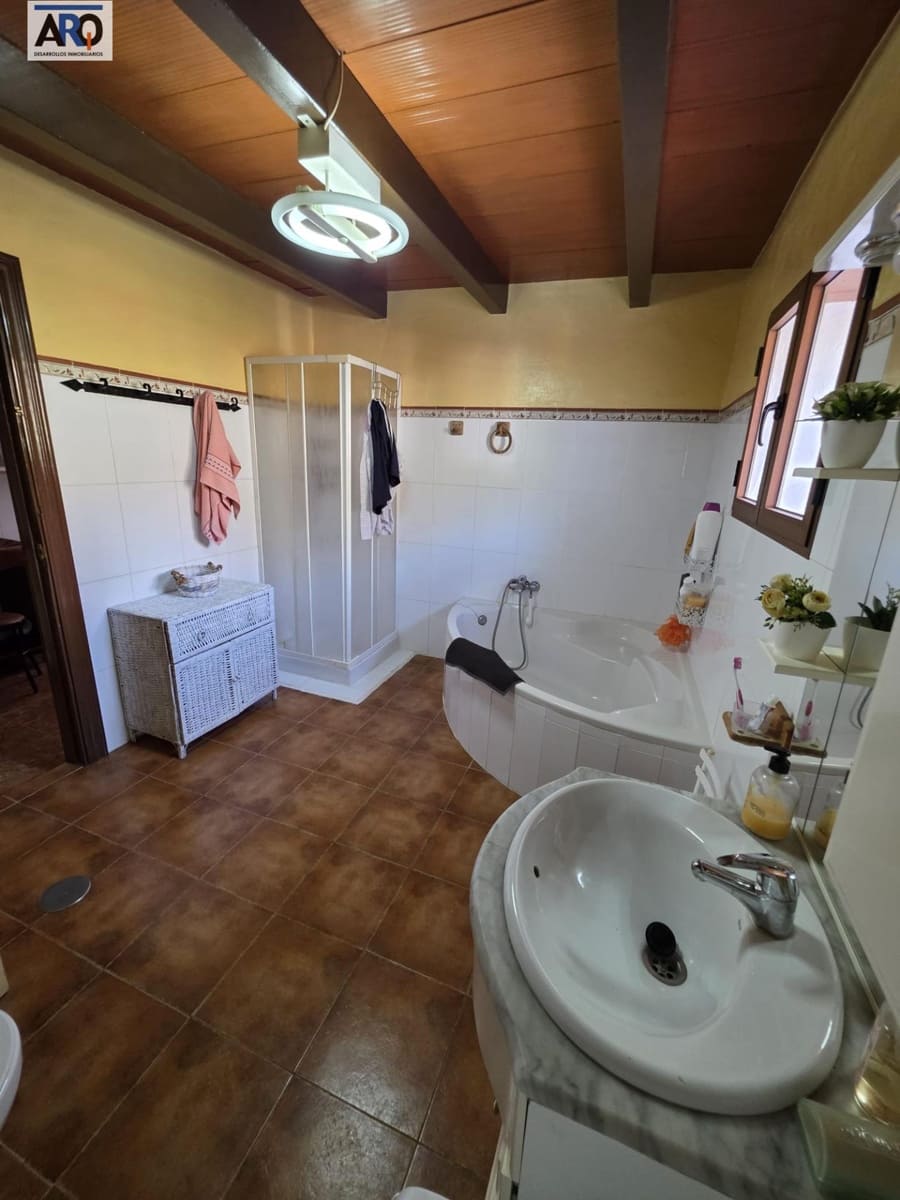 5 bedroom Finca/Country House for sale in Almogia with garage - € 260,000 (Ref: 9978793)