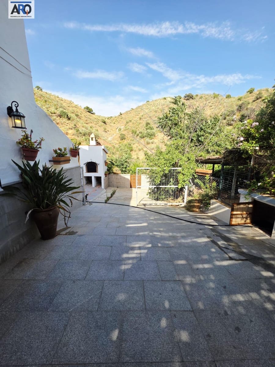 5 bedroom Finca/Country House for sale in Almogia with garage - € 260,000 (Ref: 9978793)