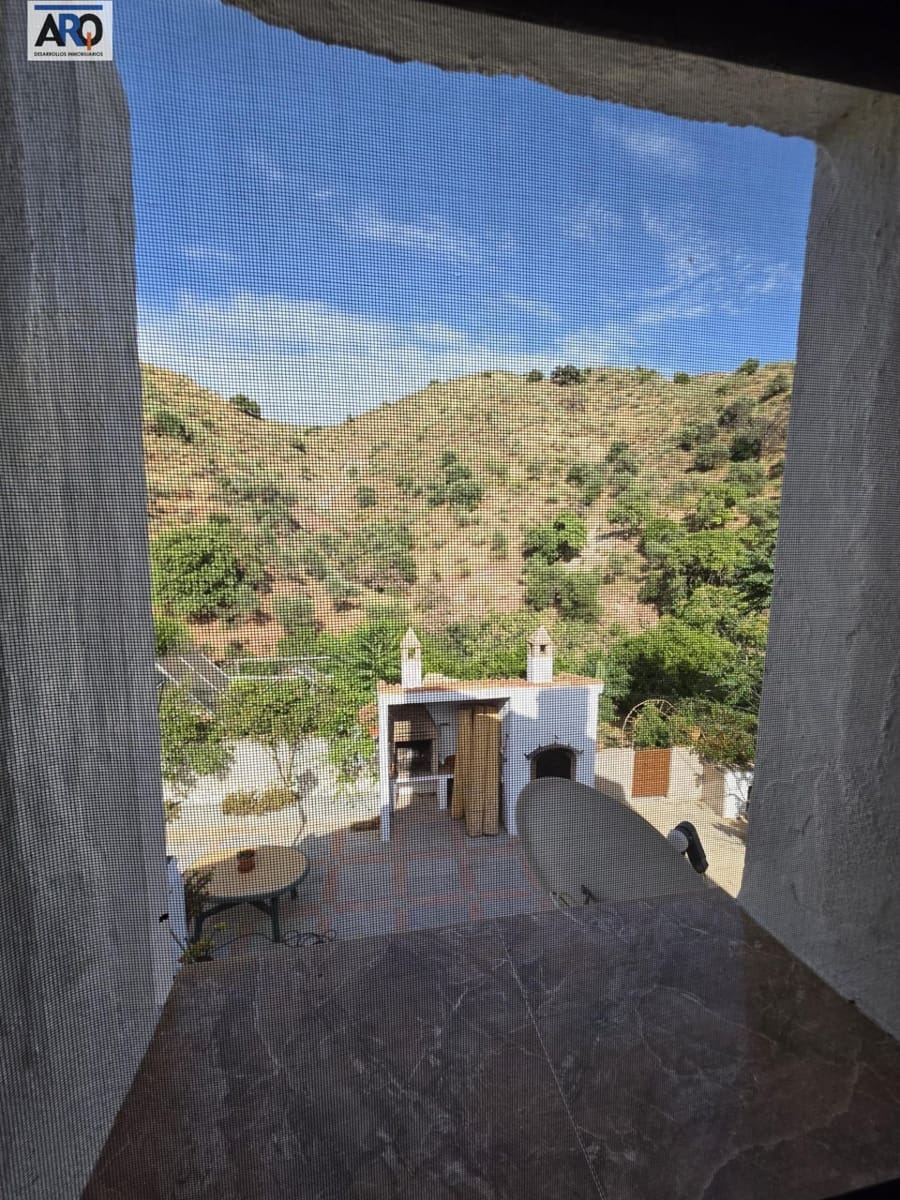 5 bedroom Finca/Country House for sale in Almogia with garage - € 260,000 (Ref: 9978793)