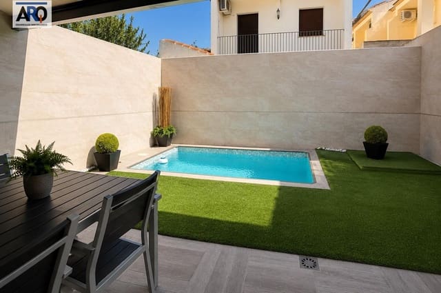 3 Zimmer Villa zu verkaufen in Humilladero mit Pool Garage - 295.000 € (Ref: 9978796)