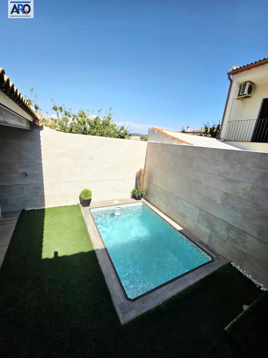 3 soverom Villa til salgs i Humilladero med svømmebasseng garasje - € 295 000 (Ref: 9978796)