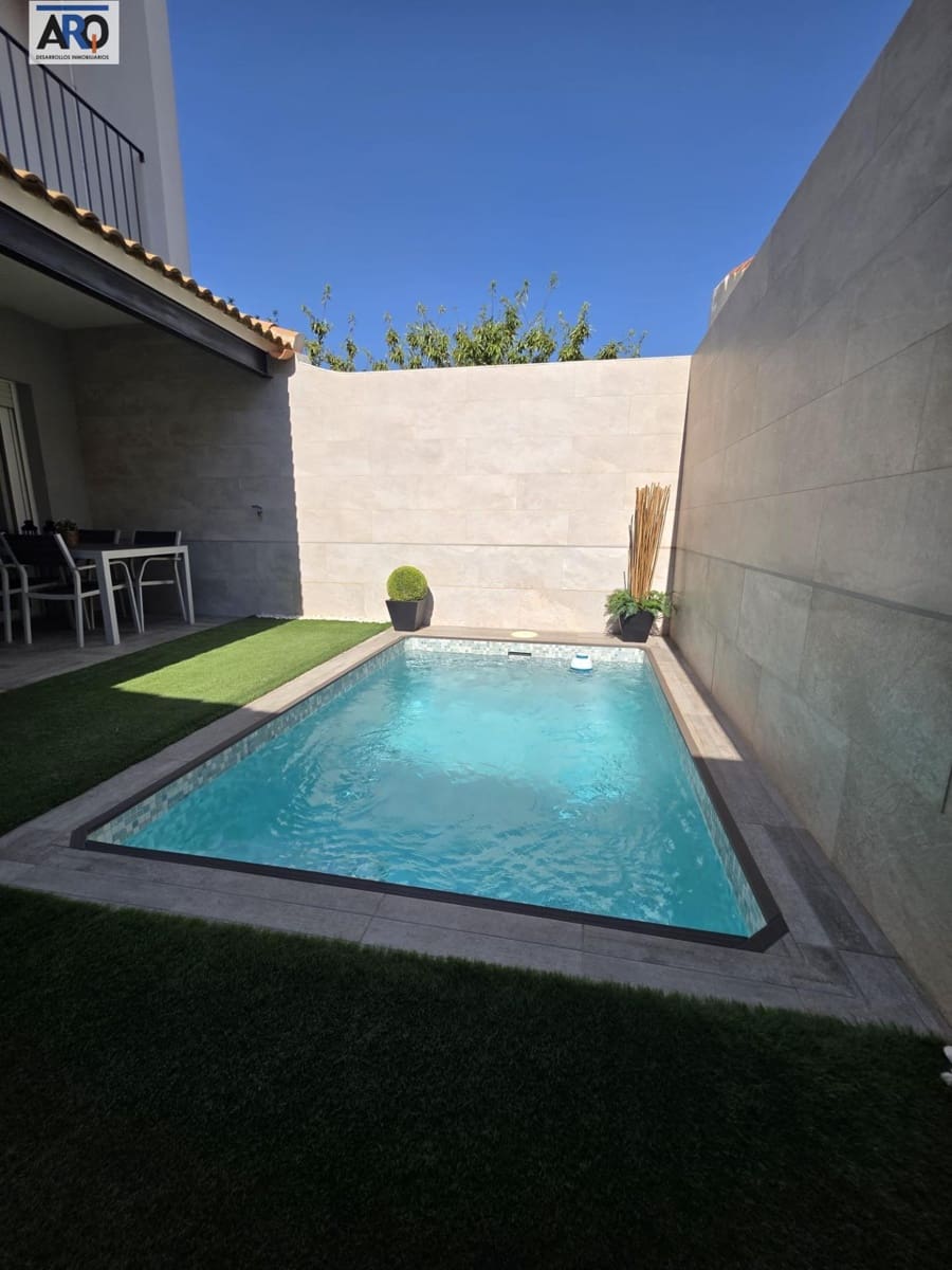 3 soverom Villa til salgs i Humilladero med svømmebasseng garasje - € 295 000 (Ref: 9978796)