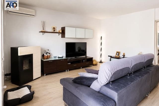 3 Zimmer Villa zu verkaufen in Humilladero mit Pool Garage - 295.000 € (Ref: 9978796)