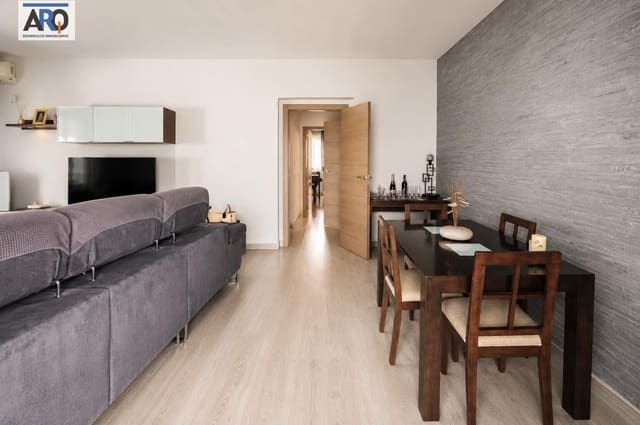 3 Zimmer Villa zu verkaufen in Humilladero mit Pool Garage - 295.000 € (Ref: 9978796)