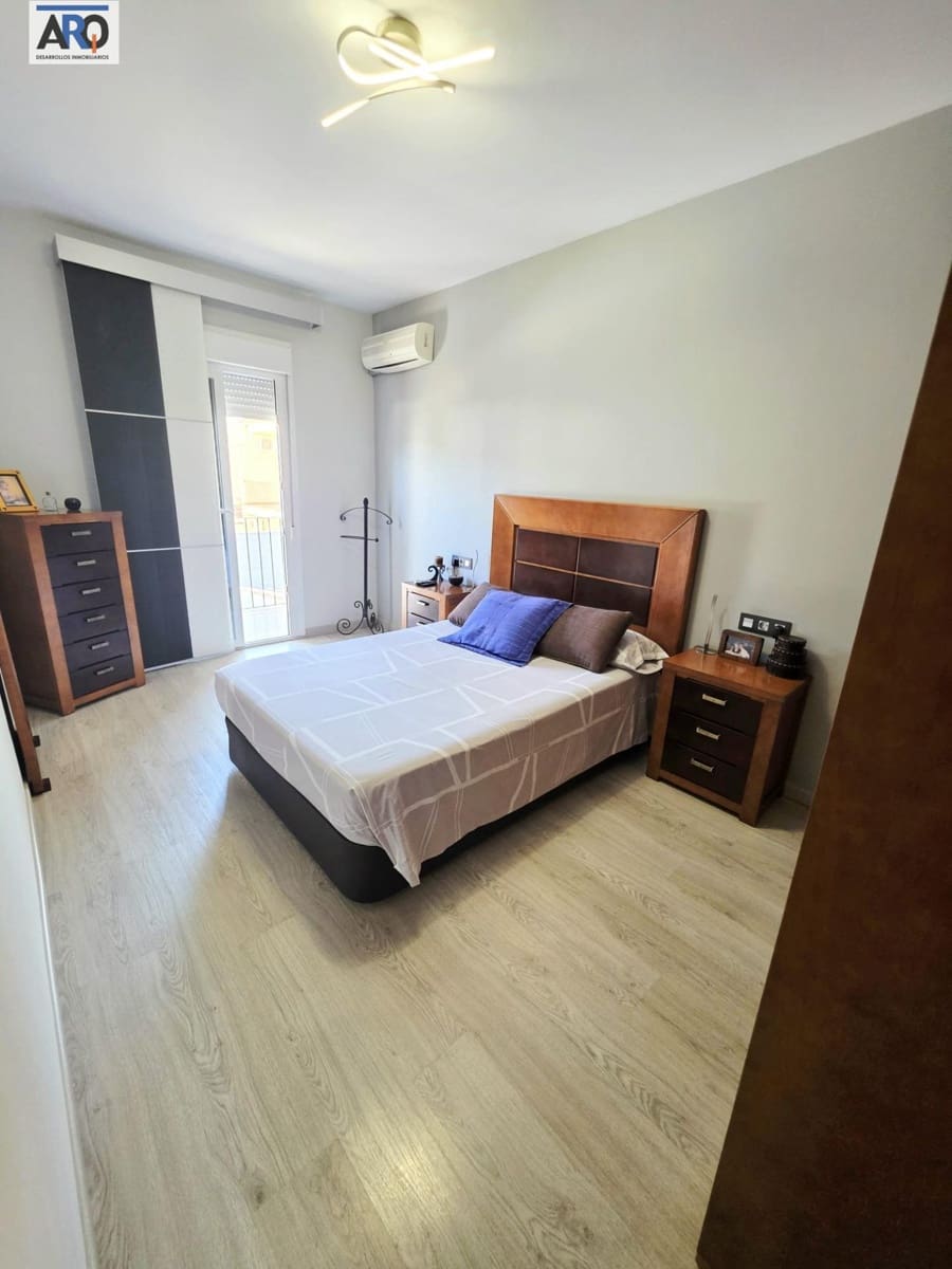 3 soverom Villa til salgs i Humilladero med svømmebasseng garasje - € 295 000 (Ref: 9978796)