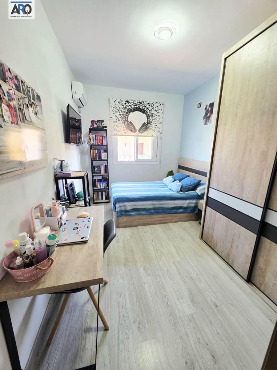 3 soverom Villa til salgs i Humilladero med svømmebasseng garasje - € 295 000 (Ref: 9978796)