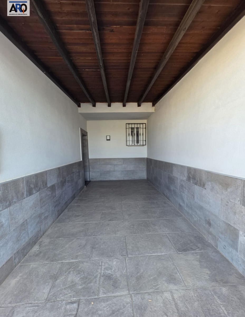 3 soverom Villa til salgs i Humilladero med svømmebasseng garasje - € 295 000 (Ref: 9978796)