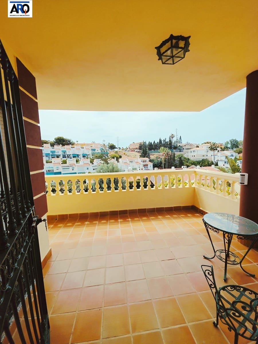 5 soveværelse Villa til salg i Rincon de la Victoria med swimmingpool garage - € 1.150.000 (Ref: 9978801)