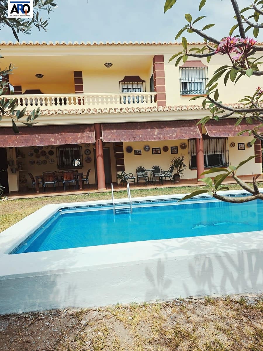 5 soveværelse Villa til salg i Rincon de la Victoria med swimmingpool garage - € 1.150.000 (Ref: 9978801)
