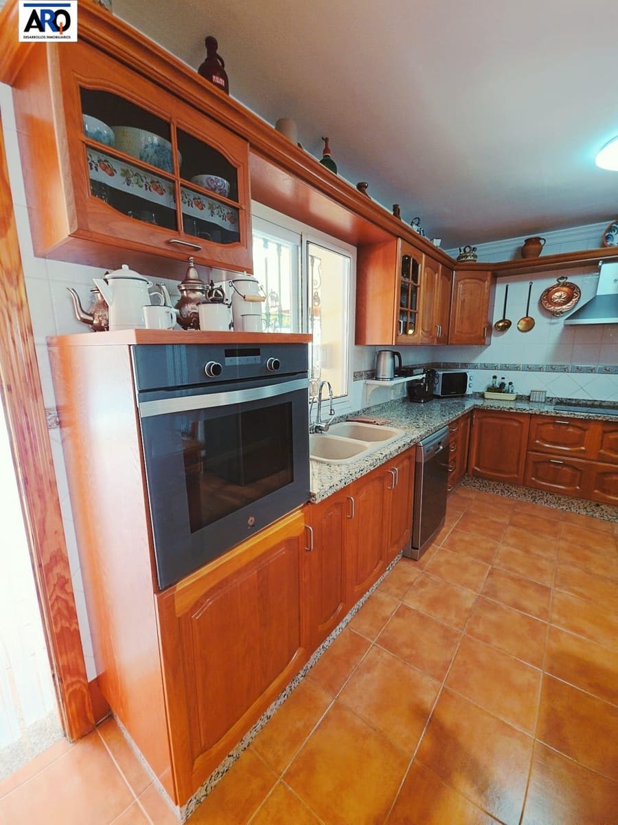 5 soveværelse Villa til salg i Rincon de la Victoria med swimmingpool garage - € 1.150.000 (Ref: 9978801)
