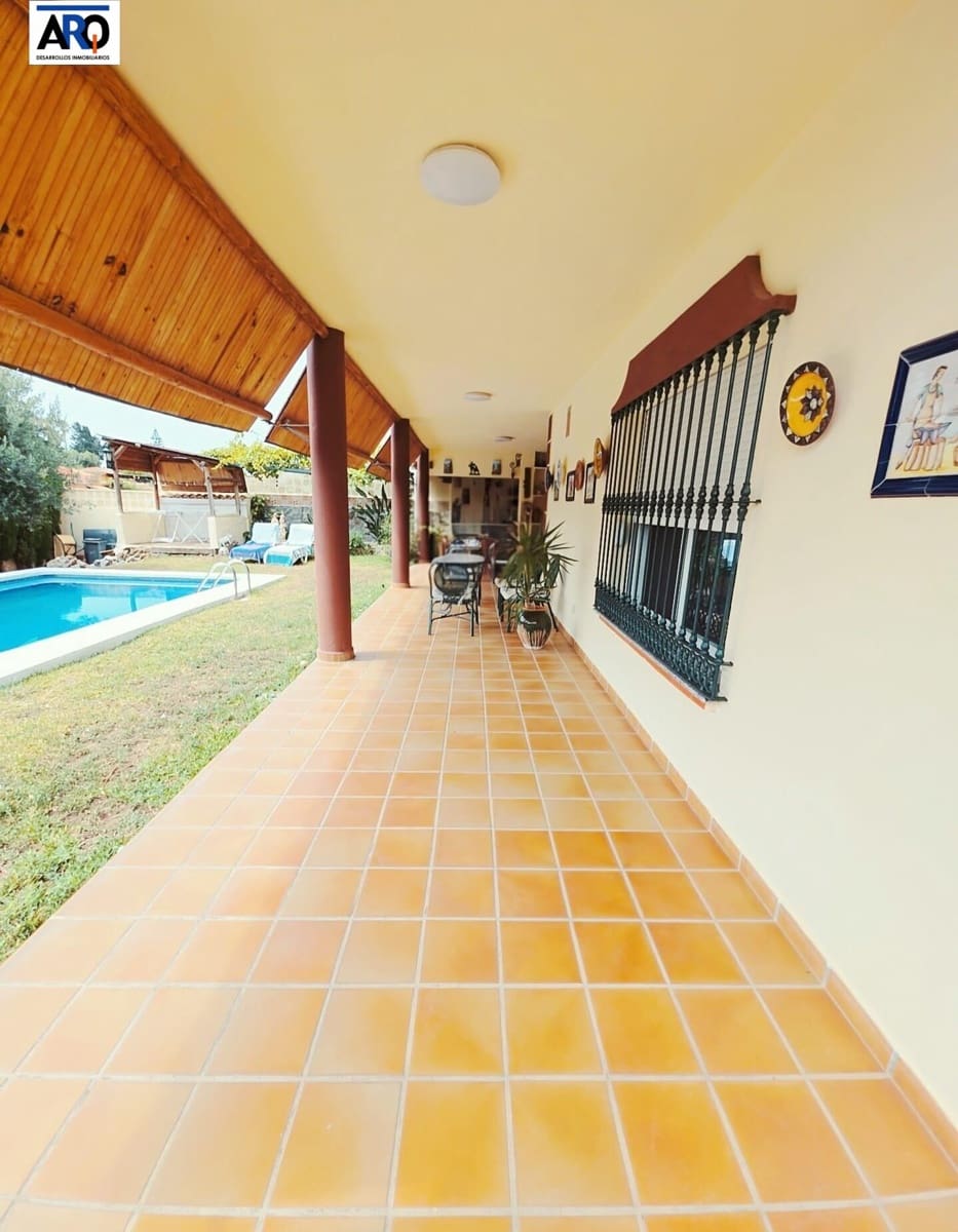 5 soveværelse Villa til salg i Rincon de la Victoria med swimmingpool garage - € 1.150.000 (Ref: 9978801)