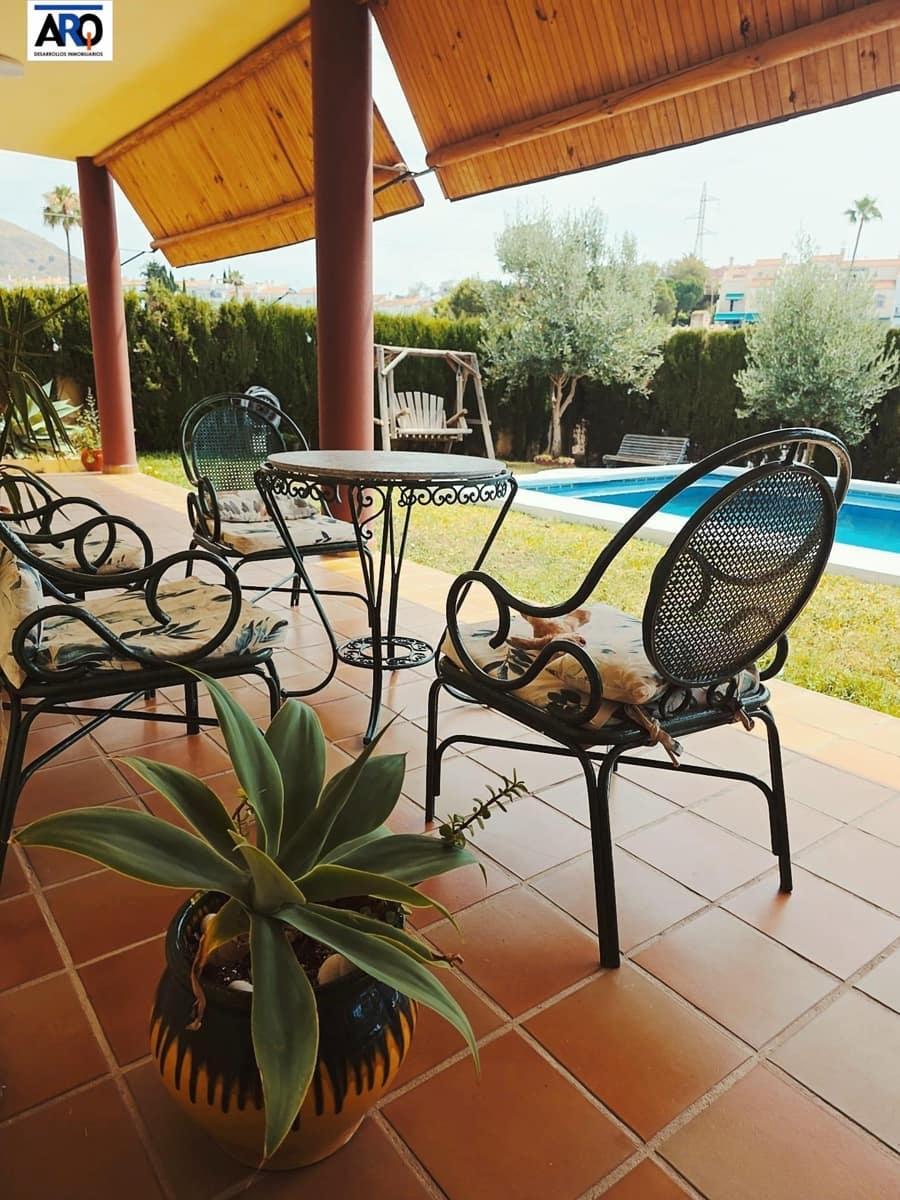 5 soveværelse Villa til salg i Rincon de la Victoria med swimmingpool garage - € 1.150.000 (Ref: 9978801)