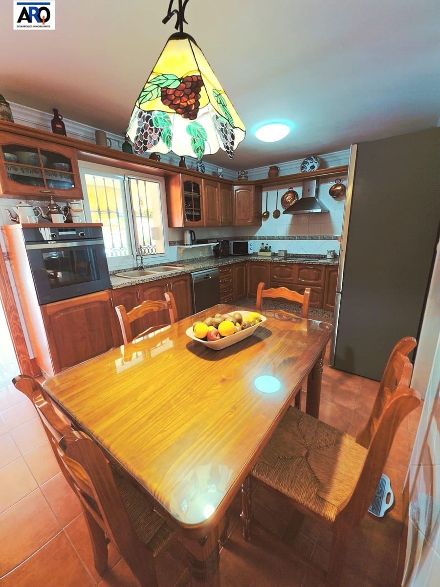 5 soveværelse Villa til salg i Rincon de la Victoria med swimmingpool garage - € 1.150.000 (Ref: 9978801)