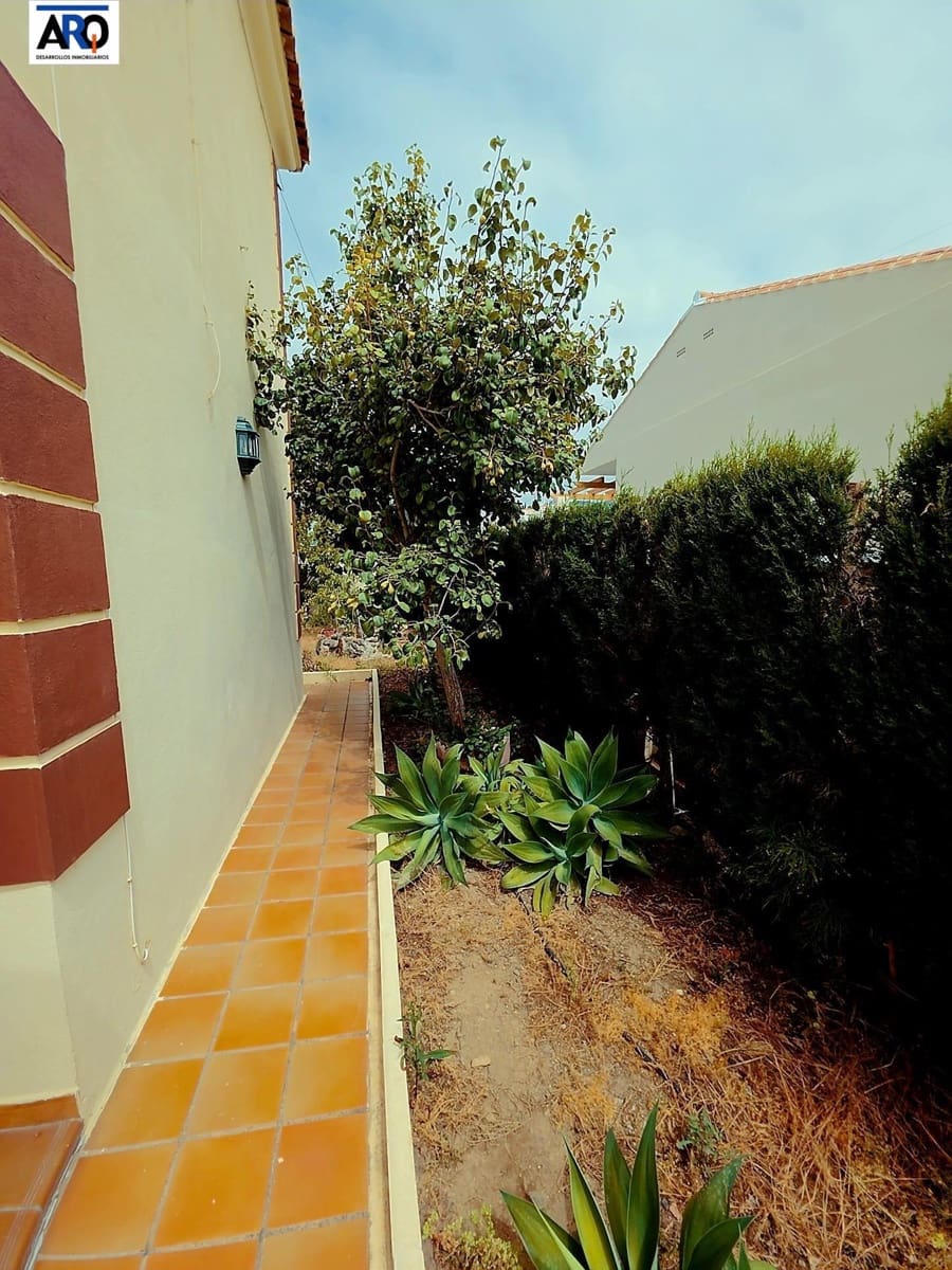 5 soveværelse Villa til salg i Rincon de la Victoria med swimmingpool garage - € 1.150.000 (Ref: 9978801)