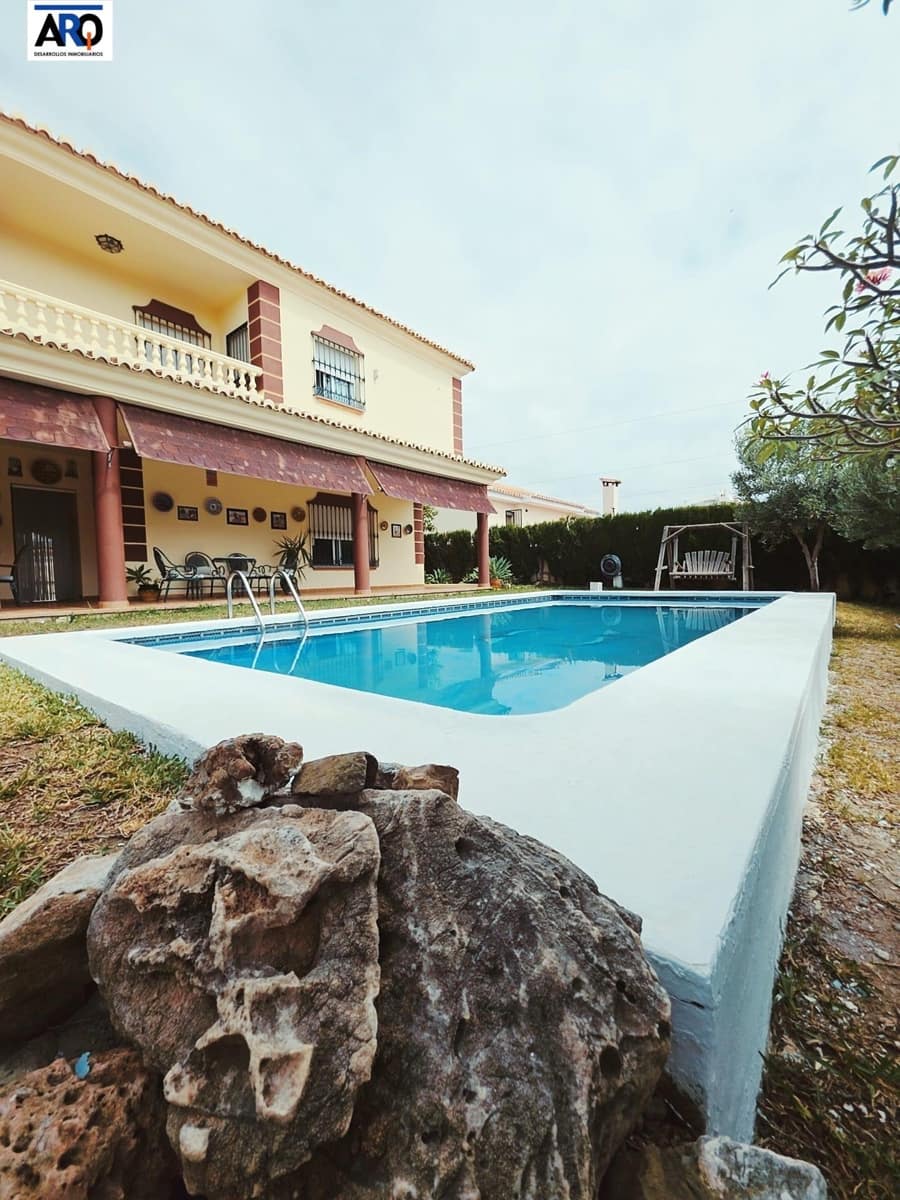 5 soveværelse Villa til salg i Rincon de la Victoria med swimmingpool garage - € 1.150.000 (Ref: 9978801)