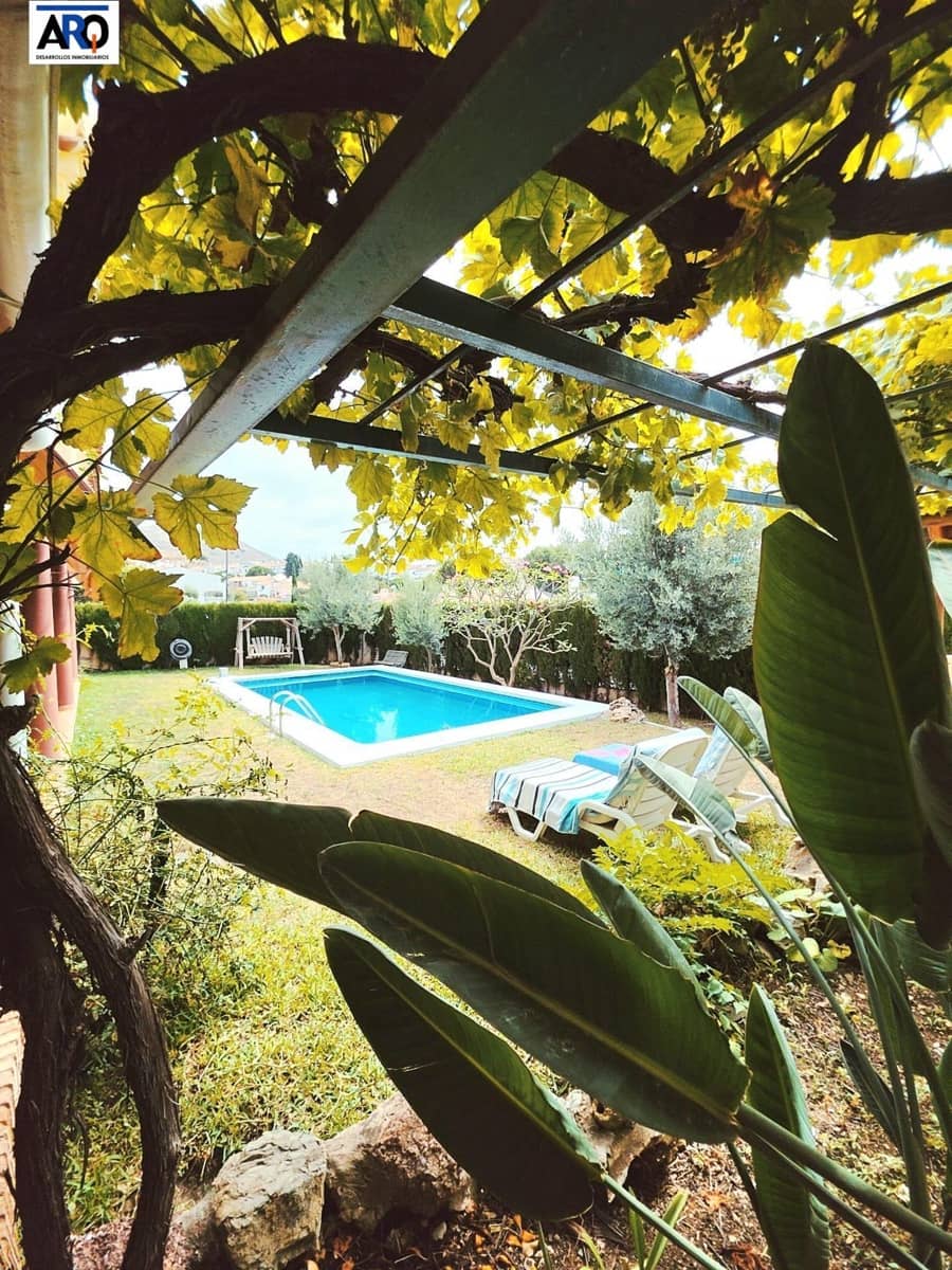 5 soveværelse Villa til salg i Rincon de la Victoria med swimmingpool garage - € 1.150.000 (Ref: 9978801)