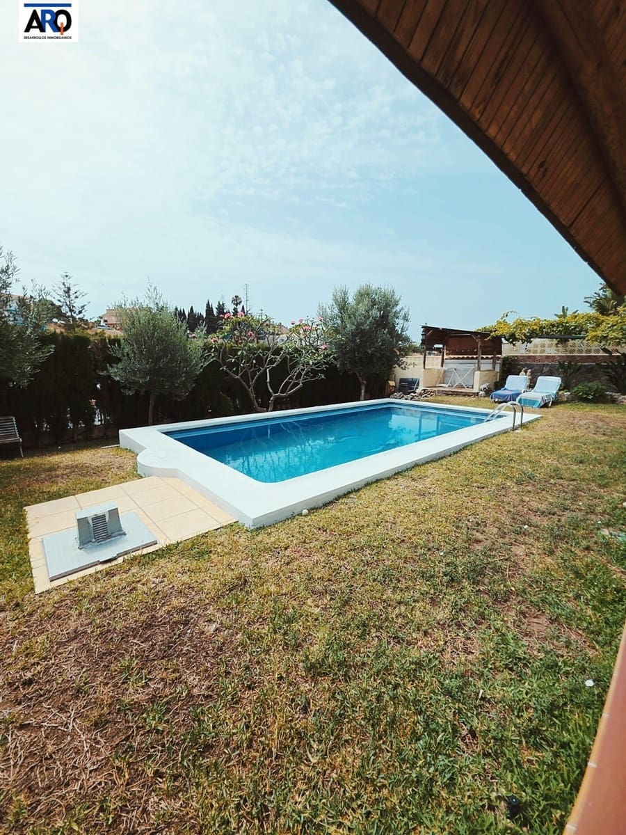 5 soveværelse Villa til salg i Rincon de la Victoria med swimmingpool garage - € 1.150.000 (Ref: 9978801)