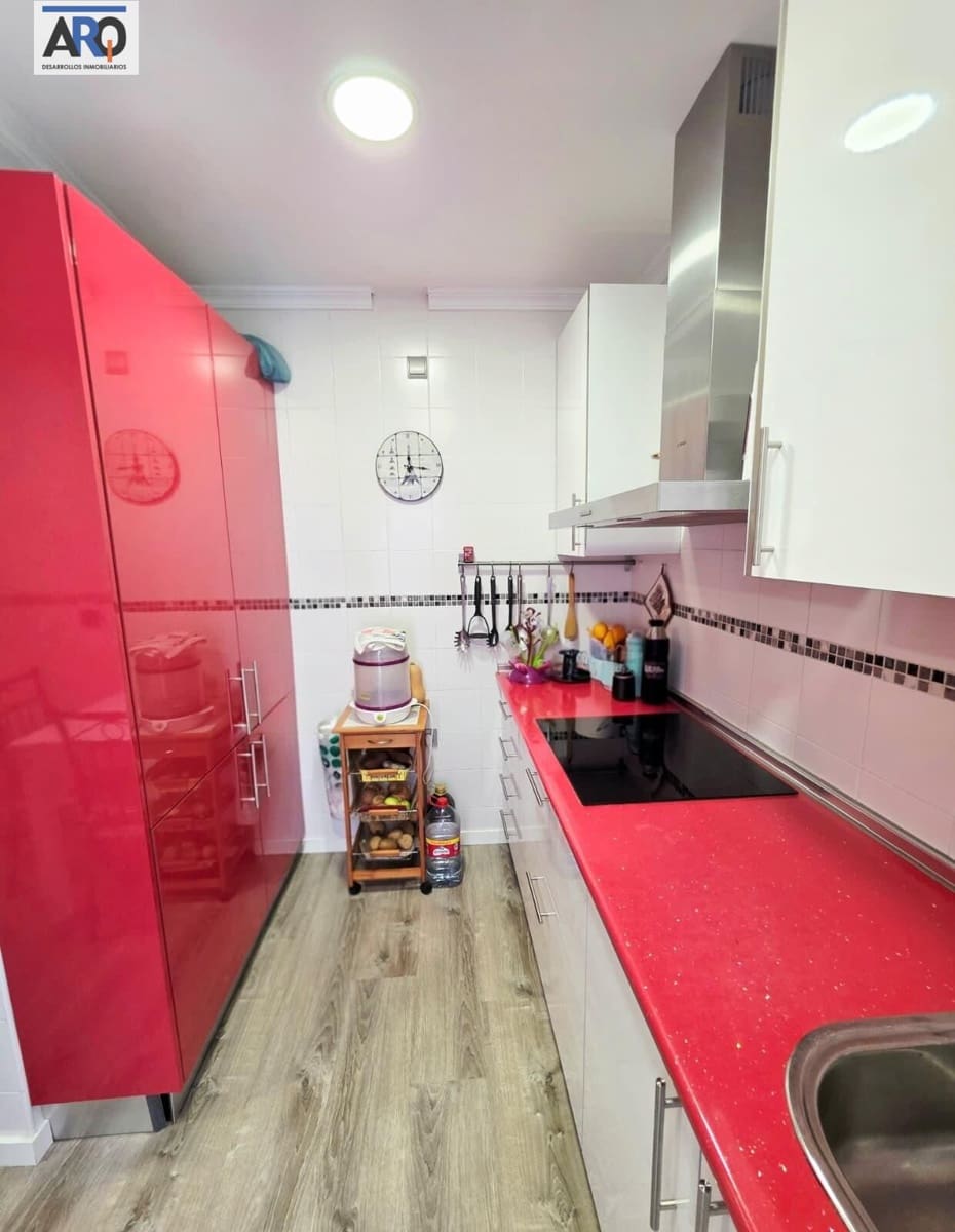 3 slaapkamer Appartement te koop in Malaga stad - € 285.000 (Ref: 9978805)