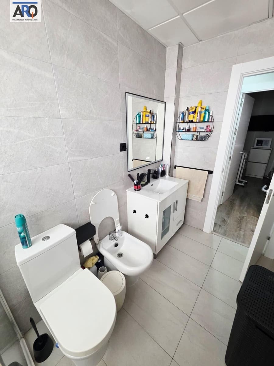 3 sovrum Lägenhet till salu i Malaga stad - 285 000 € (Ref: 9978805)