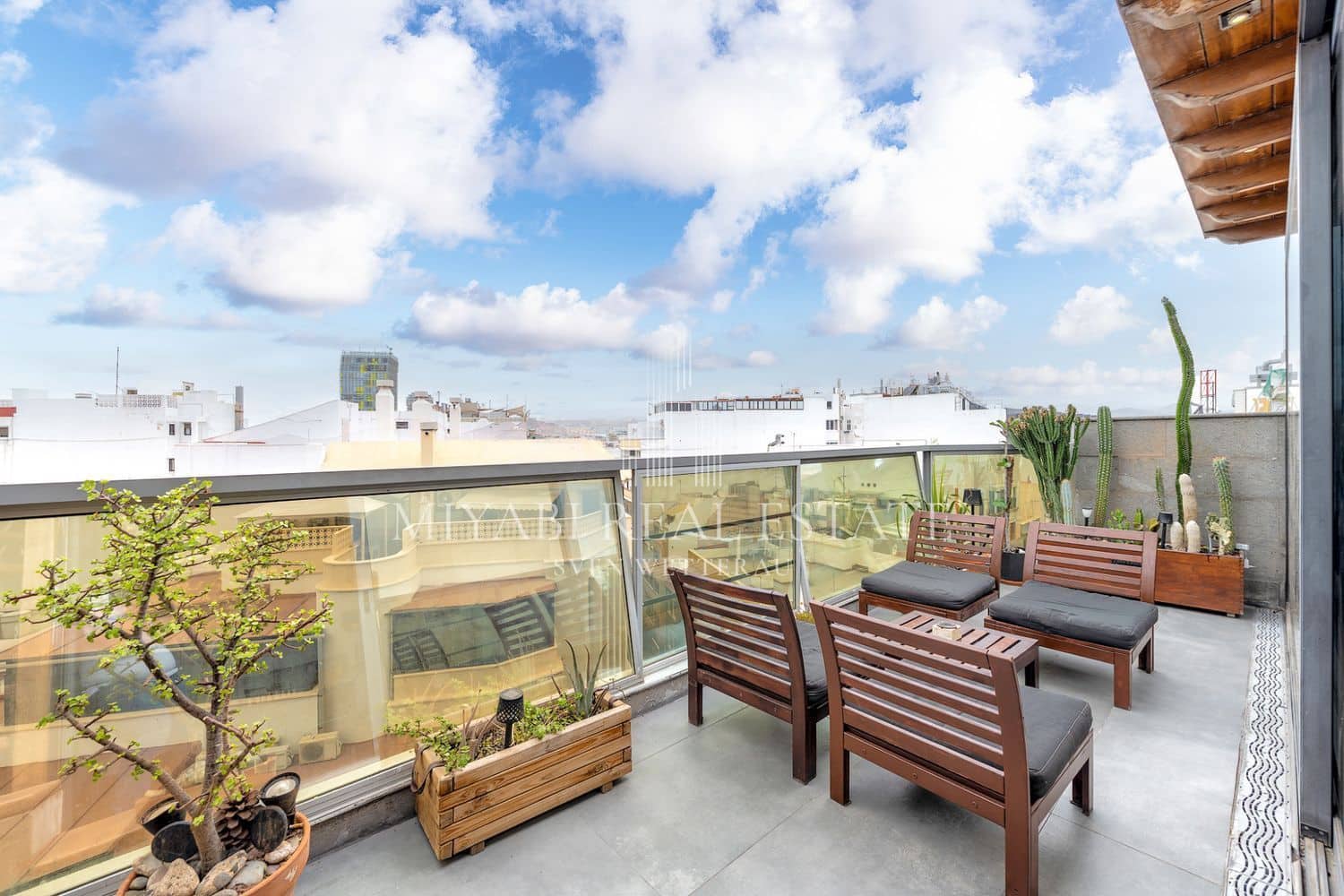 3 slaapkamer Penthouse te koop in Las Palmas de Gran Canaria - € 820.000 (Ref: 9409668)
