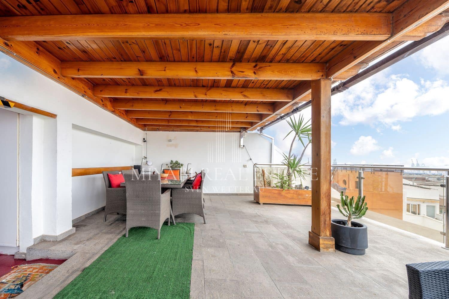 3 slaapkamer Penthouse te koop in Las Palmas de Gran Canaria - € 820.000 (Ref: 9409668)