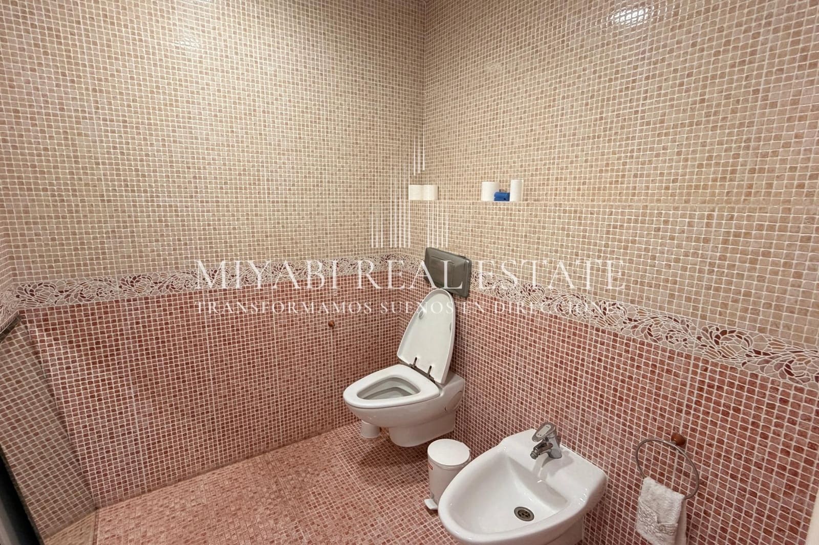 Bedrift til leie i El Tablero - € 22 000 (Ref: 9409669)