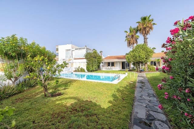 7 slaapkamer Villa te koop in Playa del Inglés, San Bartolomé de Tirajana met garage - € 1.535.000 (Ref: 9416177)