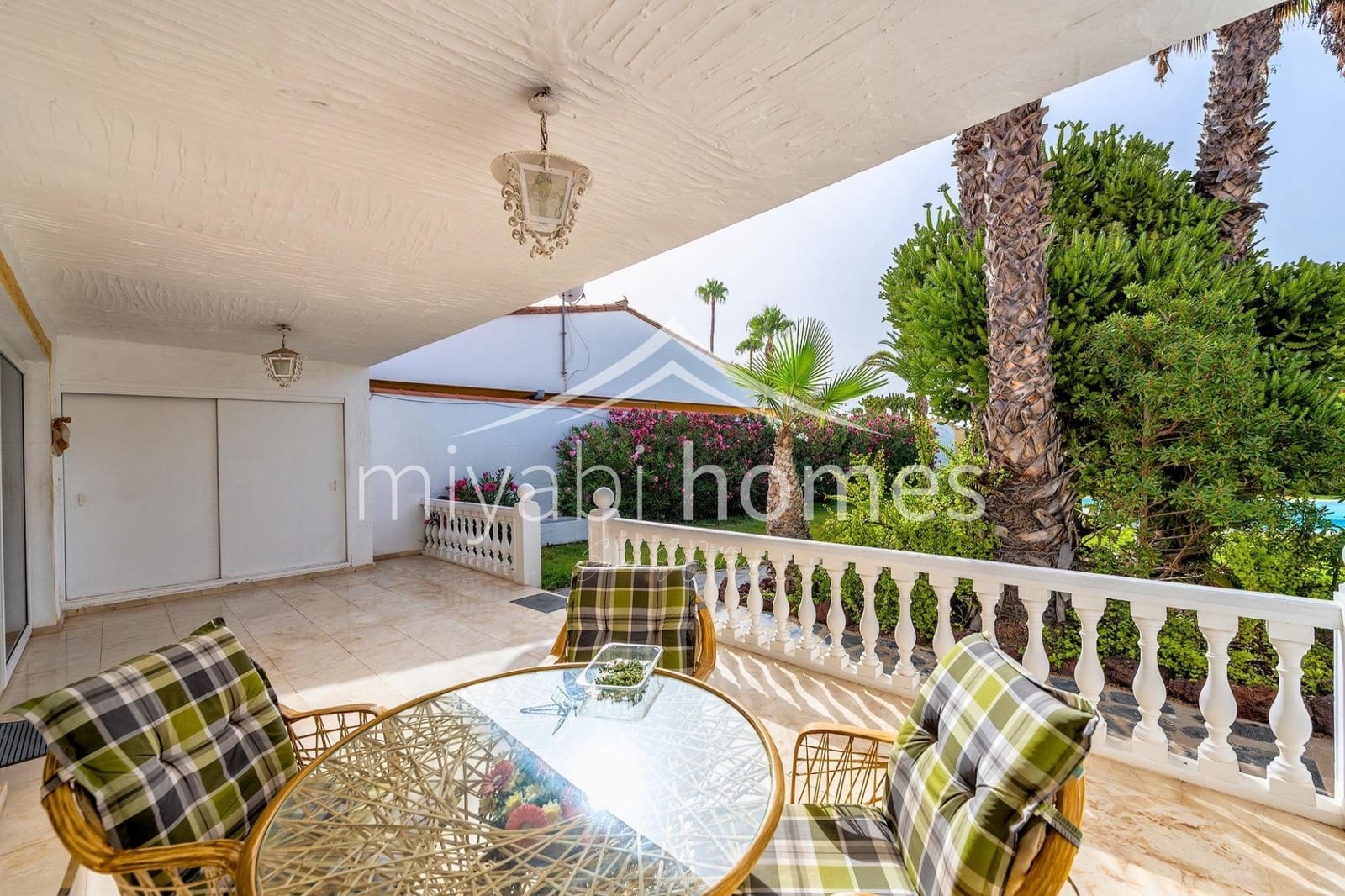 7 bedroom Bungalow for sale in Playa del Ingles with garage - € 1,450,000 (Ref: 9416177)