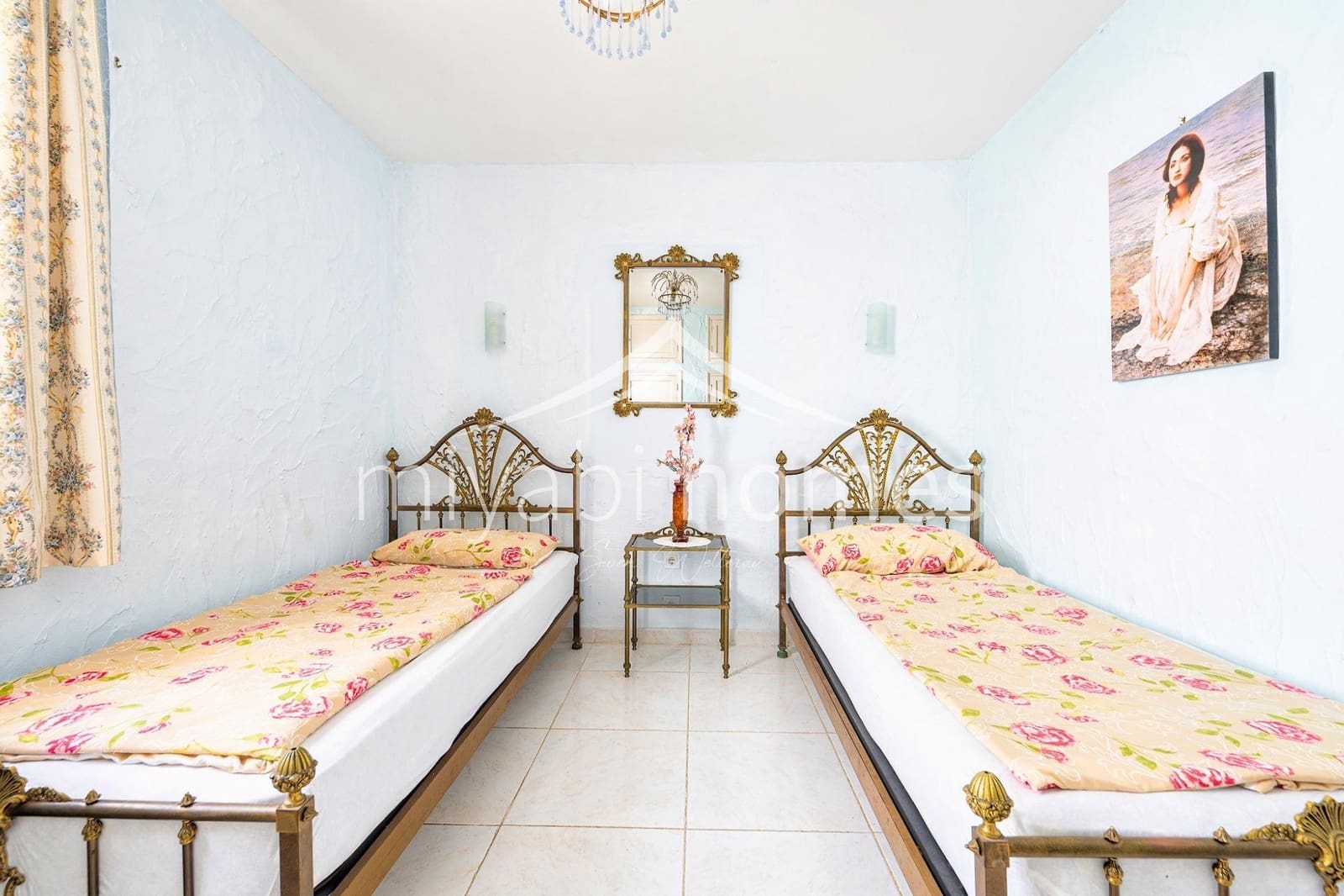 7 bedroom Bungalow for sale in Playa del Ingles with garage - € 1,450,000 (Ref: 9416177)