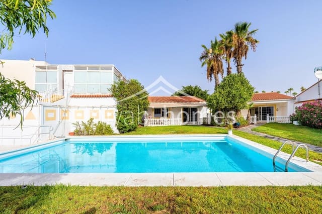 7 makuuhuone Bungalow myytävänä paikassa Playa del Inglés, San Bartolomé de Tirajana mukana 
autotalli - 1 450 000 € (Ref: 9416177)
