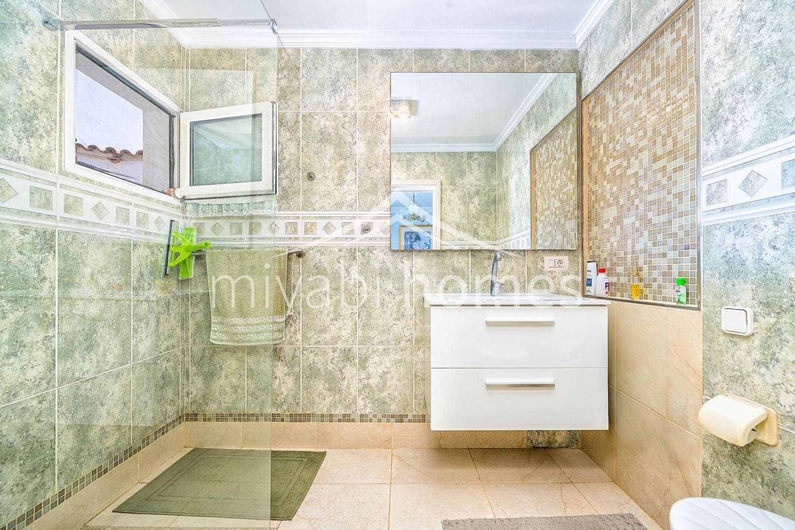 7 bedroom Bungalow for sale in Playa del Ingles with garage - € 1,450,000 (Ref: 9416177)