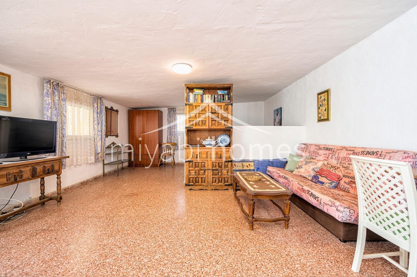 7 bedroom Bungalow for sale in Playa del Ingles with garage - € 1,450,000 (Ref: 9416177)