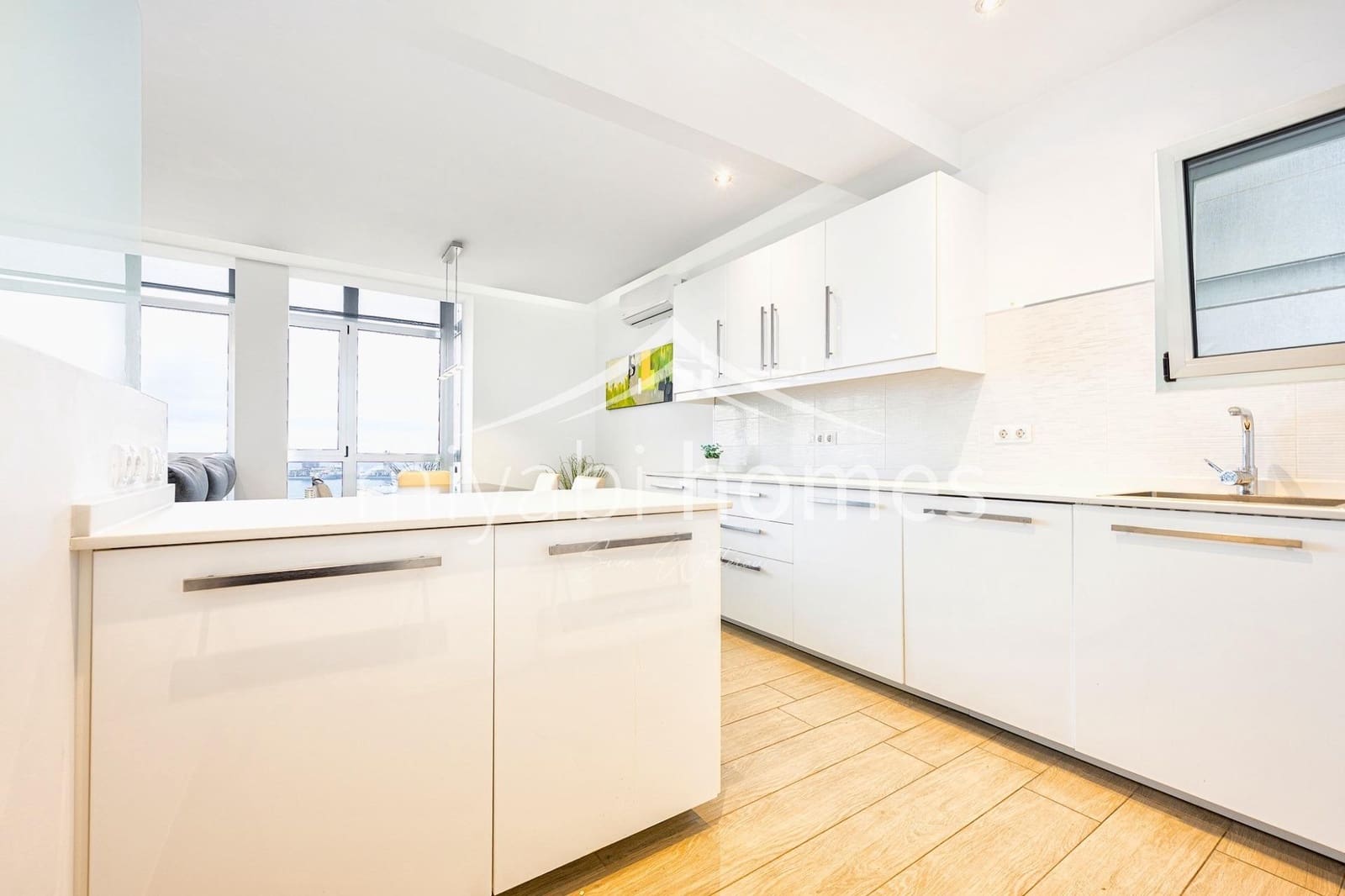 3 bedroom Apartment for sale in Las Palmas de Gran Canaria - € 335,000 (Ref: 9599496)