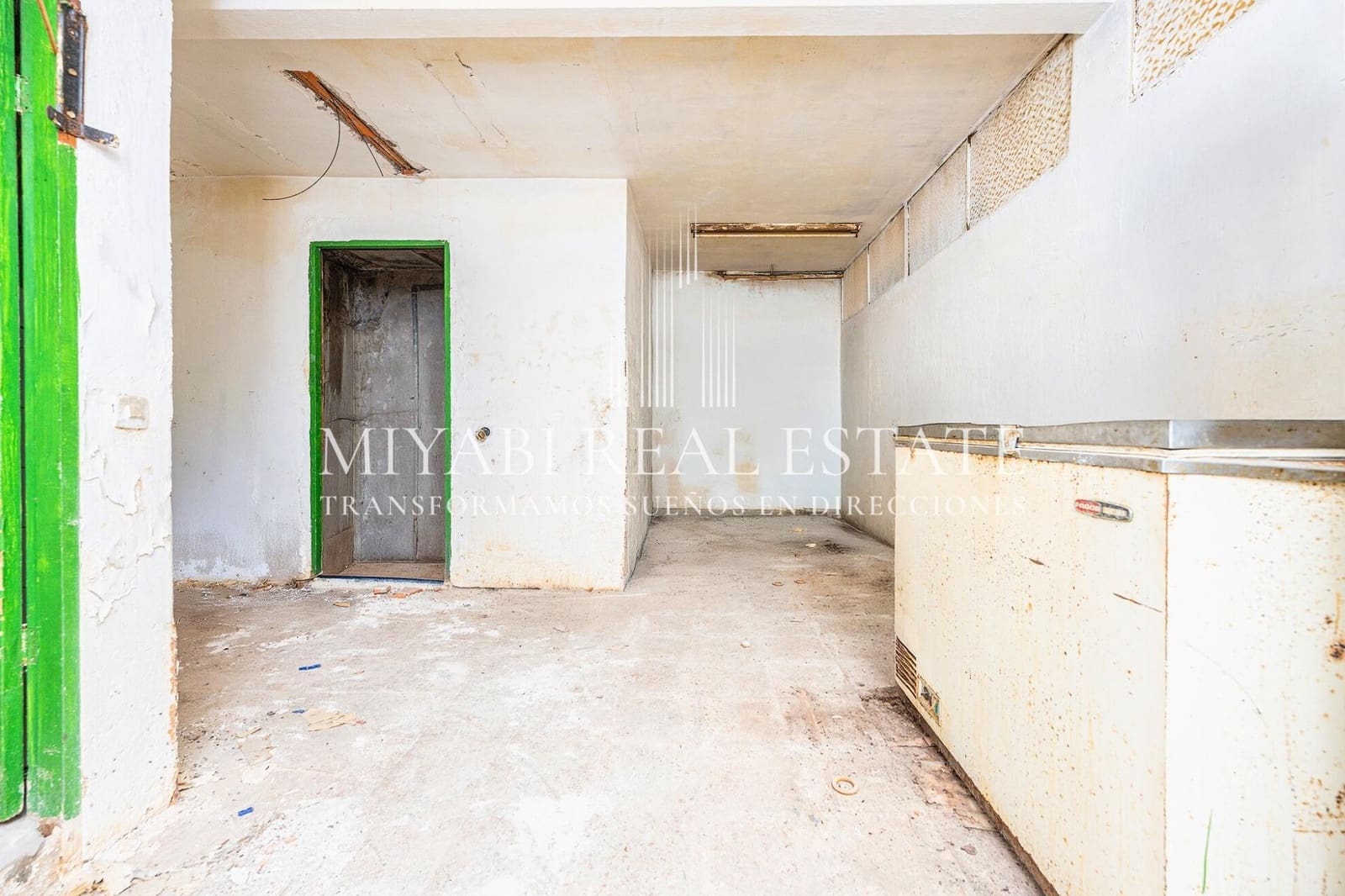 Business for sale in Playa del Ingles - € 480,000 (Ref: 9695302)