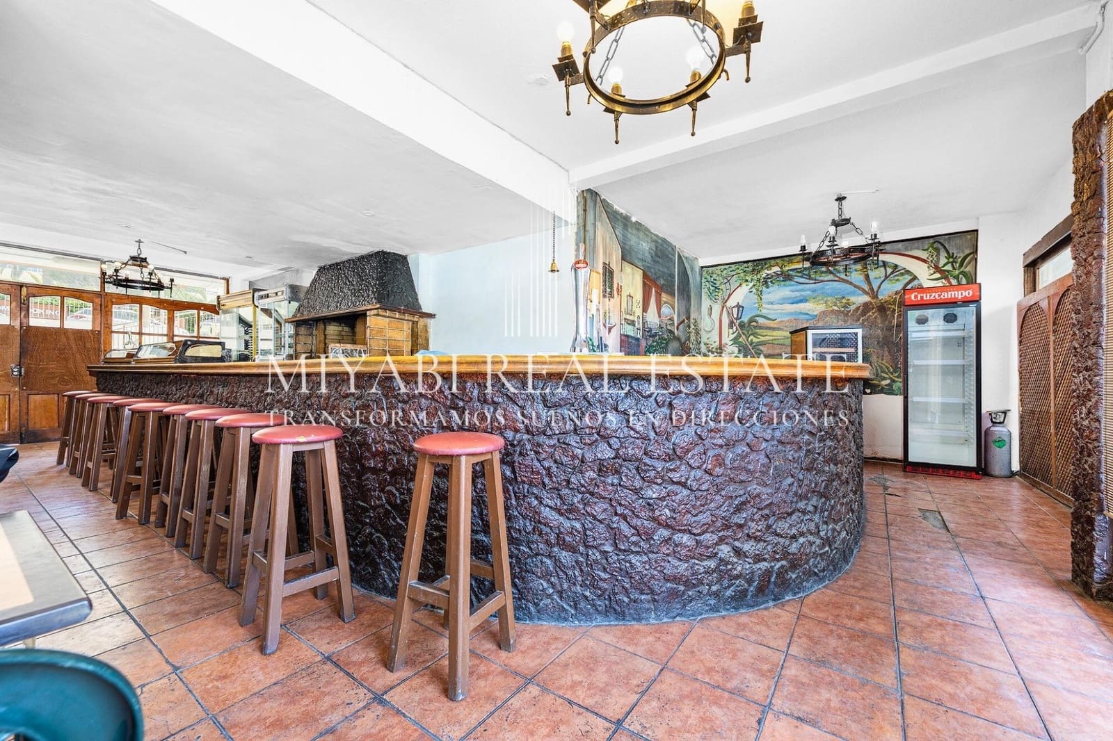 Business for sale in Playa del Ingles - € 480,000 (Ref: 9695302)