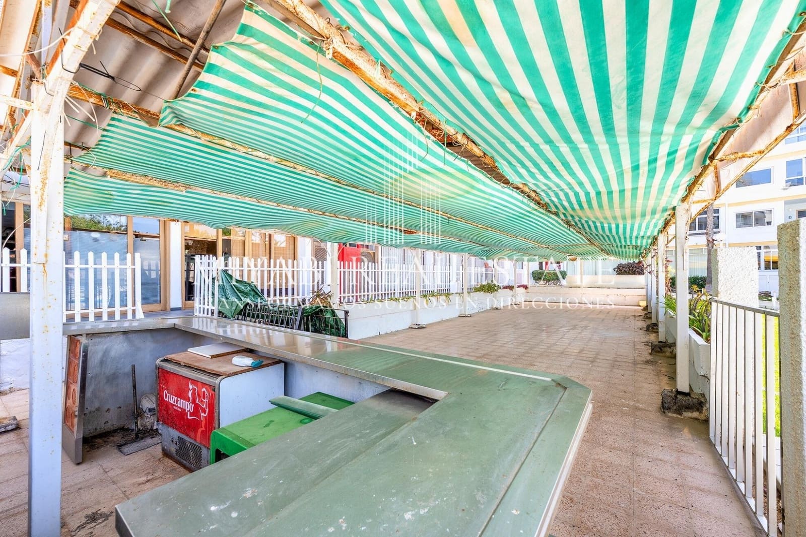 Business for sale in Playa del Ingles - € 480,000 (Ref: 9695302)