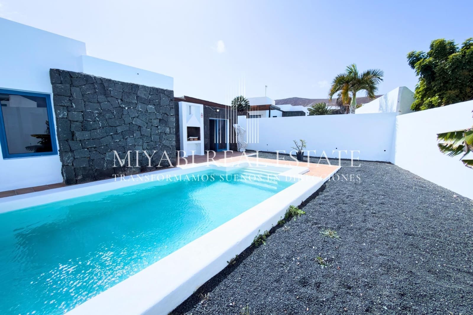 4 bedroom Bungalow for sale in Playa Blanca - € 630,000 (Ref: 9711939)