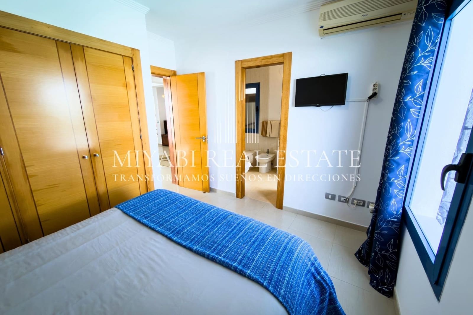 4 bedroom Bungalow for sale in Playa Blanca - € 630,000 (Ref: 9711939)