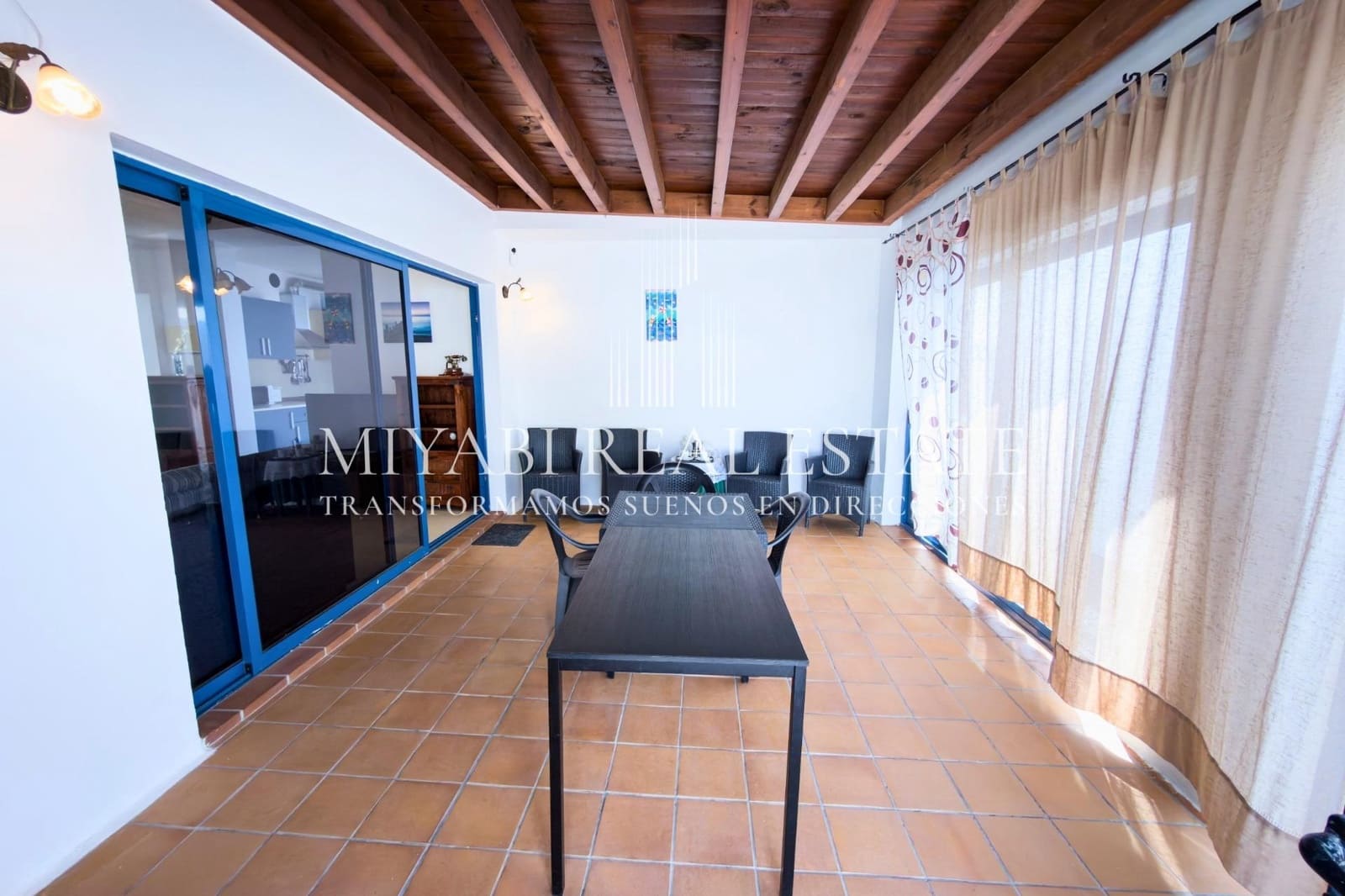 4 bedroom Bungalow for sale in Playa Blanca - € 630,000 (Ref: 9711939)