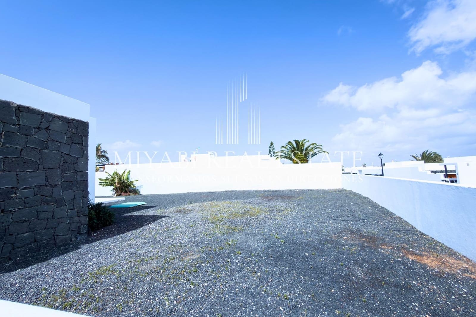 4 bedroom Bungalow for sale in Playa Blanca - € 630,000 (Ref: 9711939)