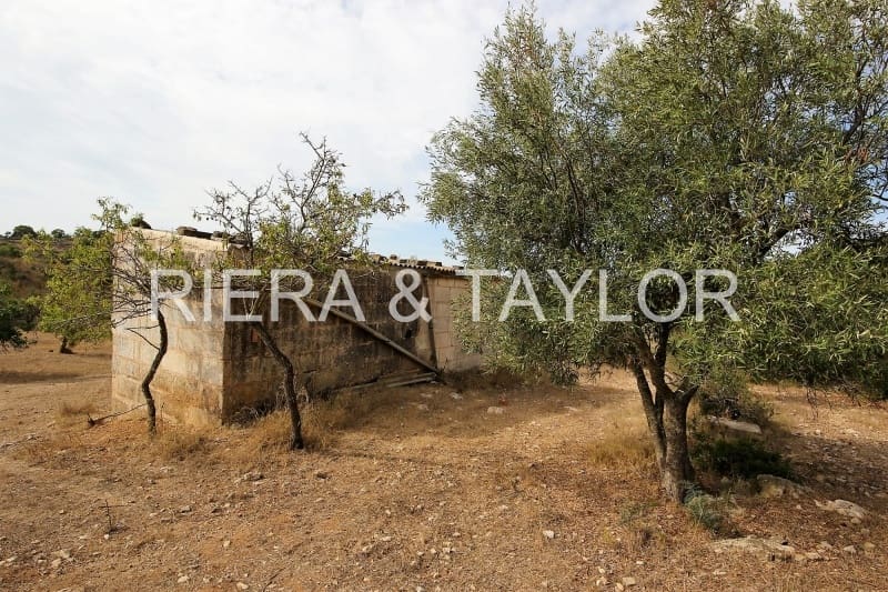 Finca/Herregård til salgs i Sant Llorenc des Cardassar - € 85 000 (Ref: 3621845)