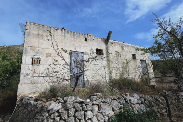 Finca/Landhuis te koop in Sant Llorenç des Cardassar - € 80.000 (Ref: 3621845)